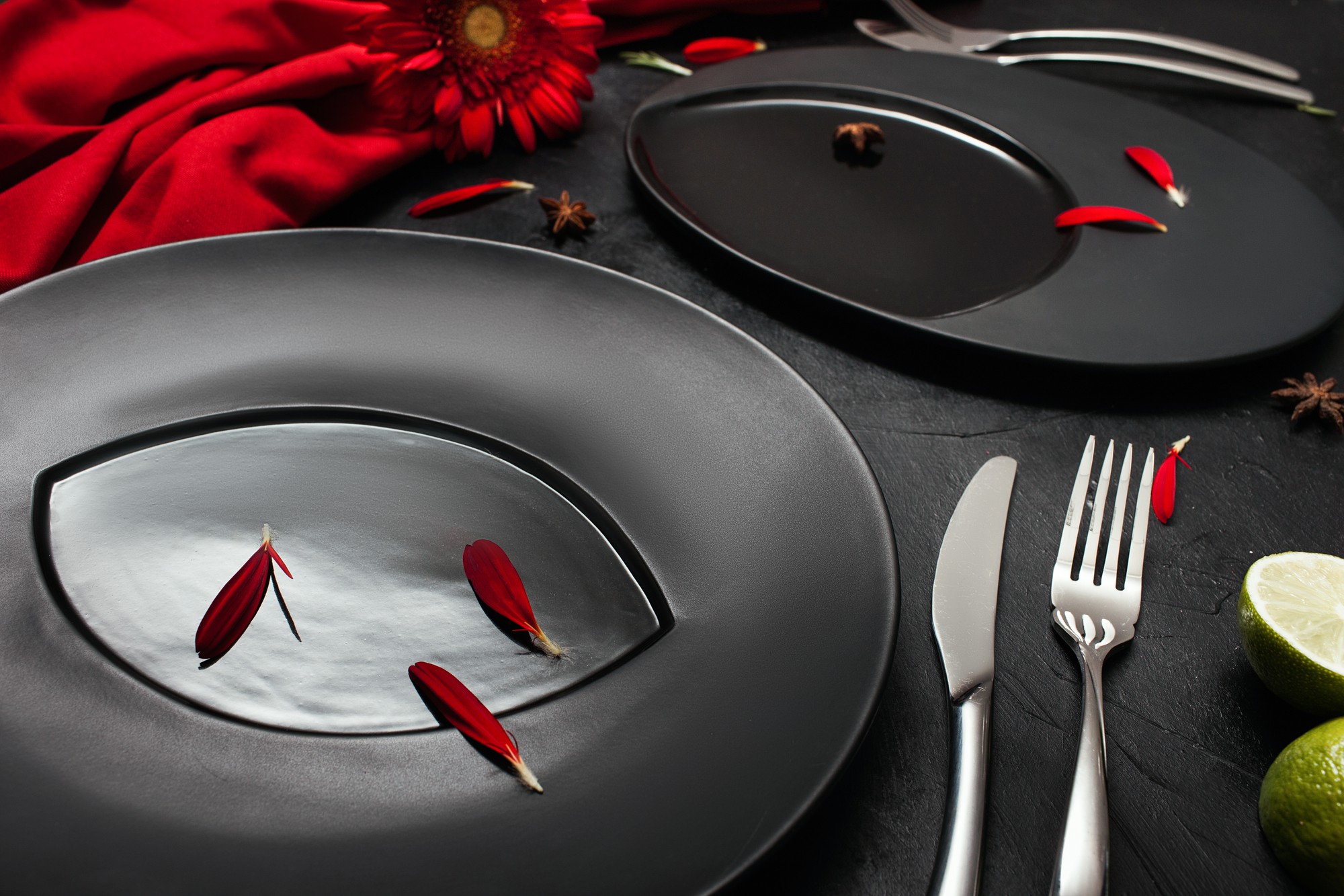 Set di utensili e piatti raffinati